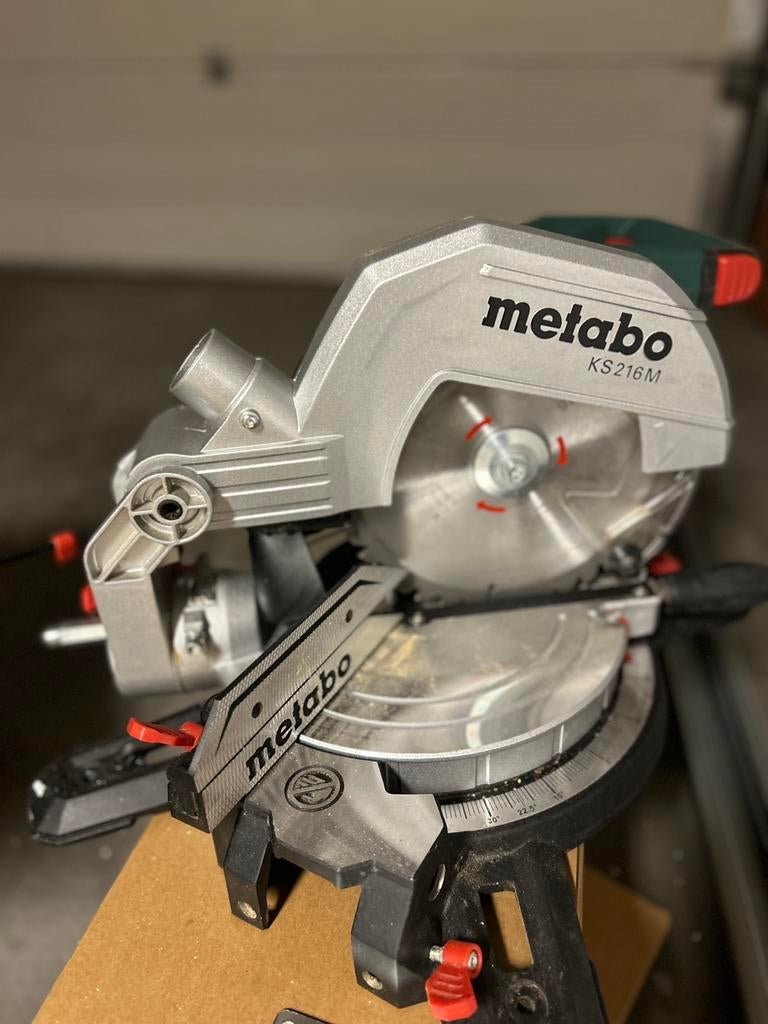 Metabo KS 216 M afkortzaag – als nieuw, Doe-het-zelf en Verbouw, Gereedschap | Zaagmachines, Ophalen of Verzenden, Zo goed als nieuw