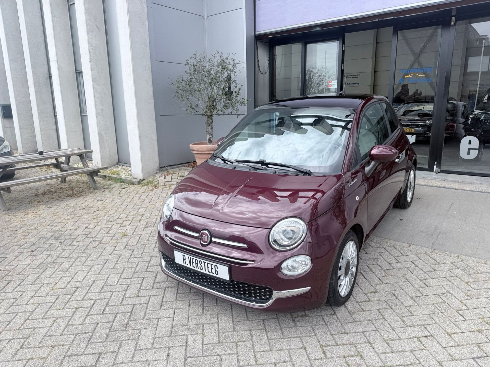 Fiat 500 1.0 Hybrid DolceVita! AIRCO! CRUISE! PANO! INRUIL M, Gebruikt, Bedrijf, Handgeschakeld, Grijs