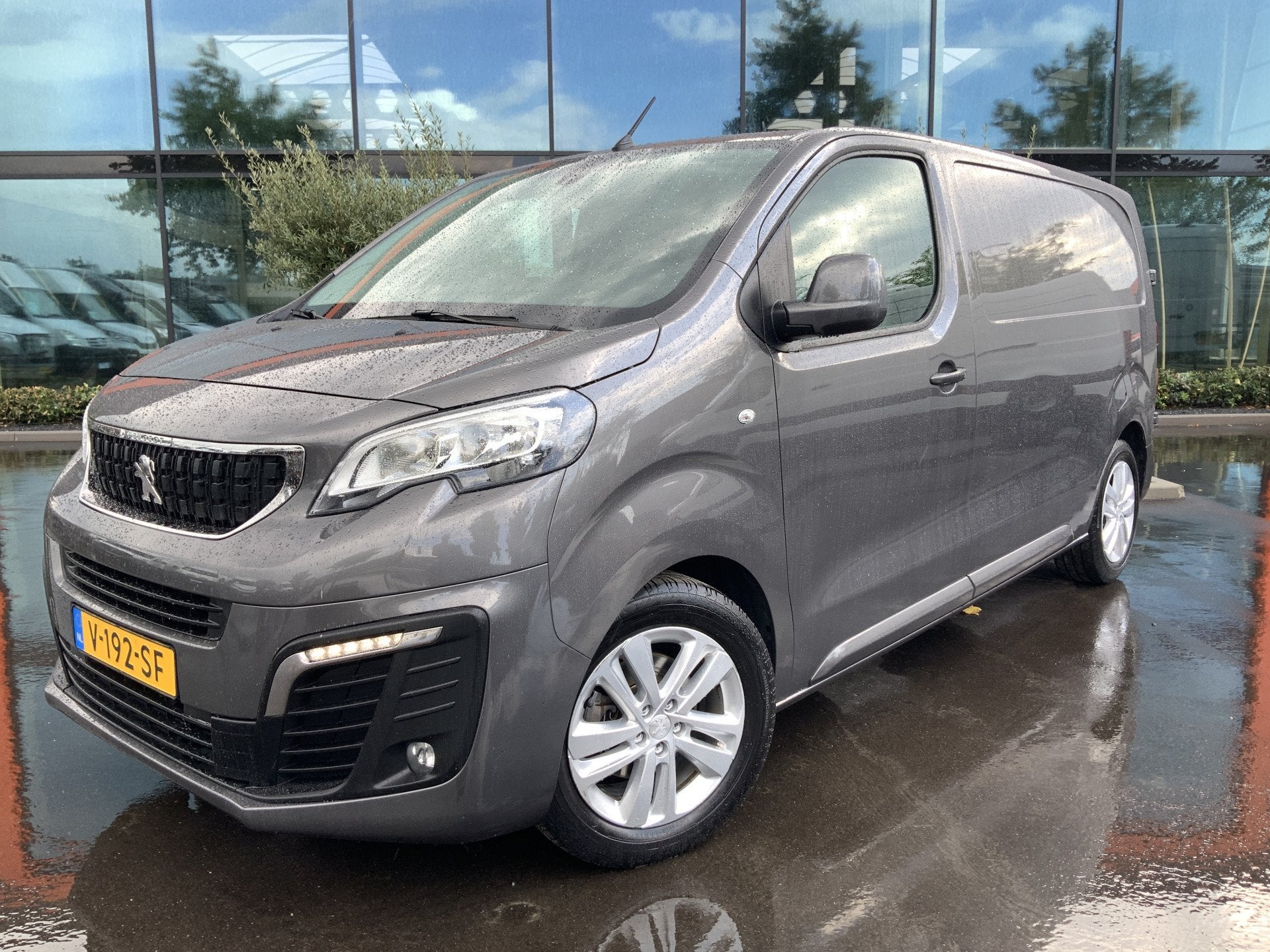 Peugeot Expert 227S 2.0 BlueHDI 180 Premium Pack Automaat Ai, Auto's, Stof, Gebruikt, Euro 6, 4 cilinders