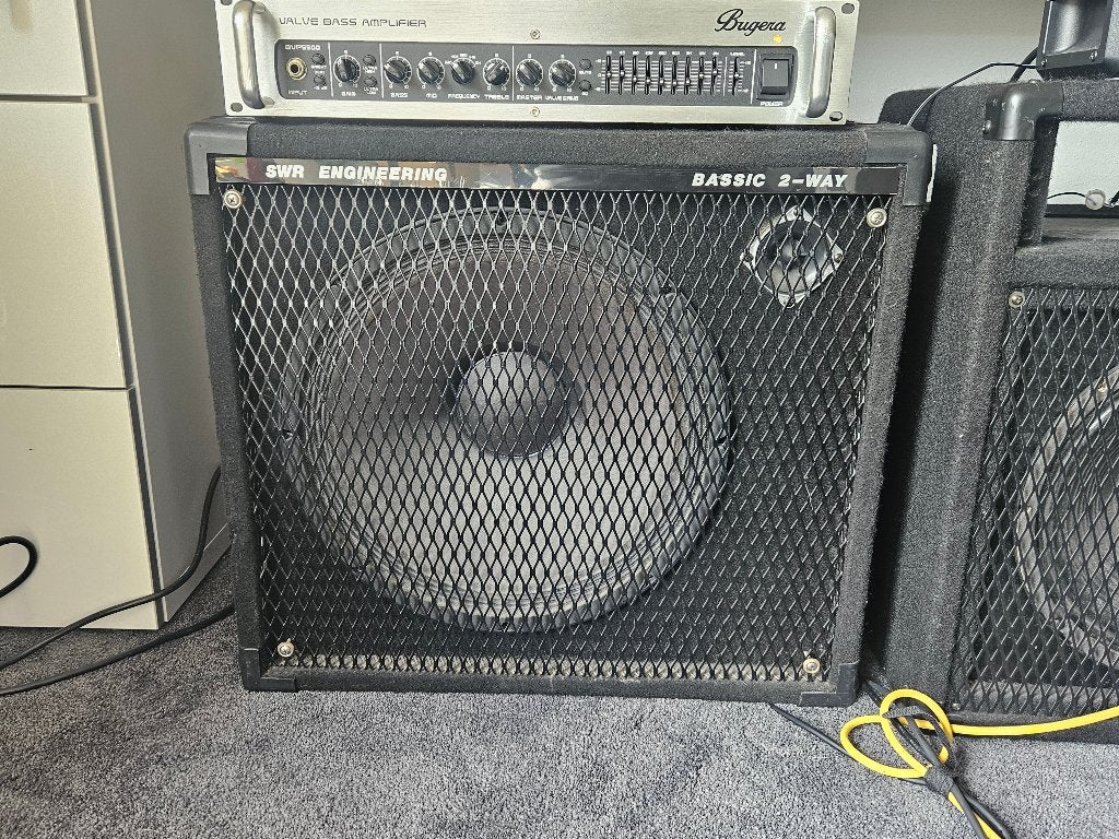 Bugera BVP5500 versterker en SWR Bassic 15 Box, Ophalen, Zo goed als nieuw, Basgitaar, 100 watt of meer