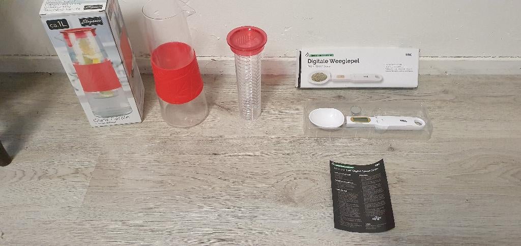 te koop elegance kan 1 liter met huls en digitale weeg lepe, Overige typen, Kunststof, Nieuw, Ophalen of Verzenden
