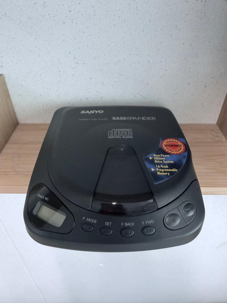 Sanyo BASSXPANDER Draagbare CD-speler, Ophalen of Verzenden, Zo goed als nieuw, Overige merken, Draagbaar