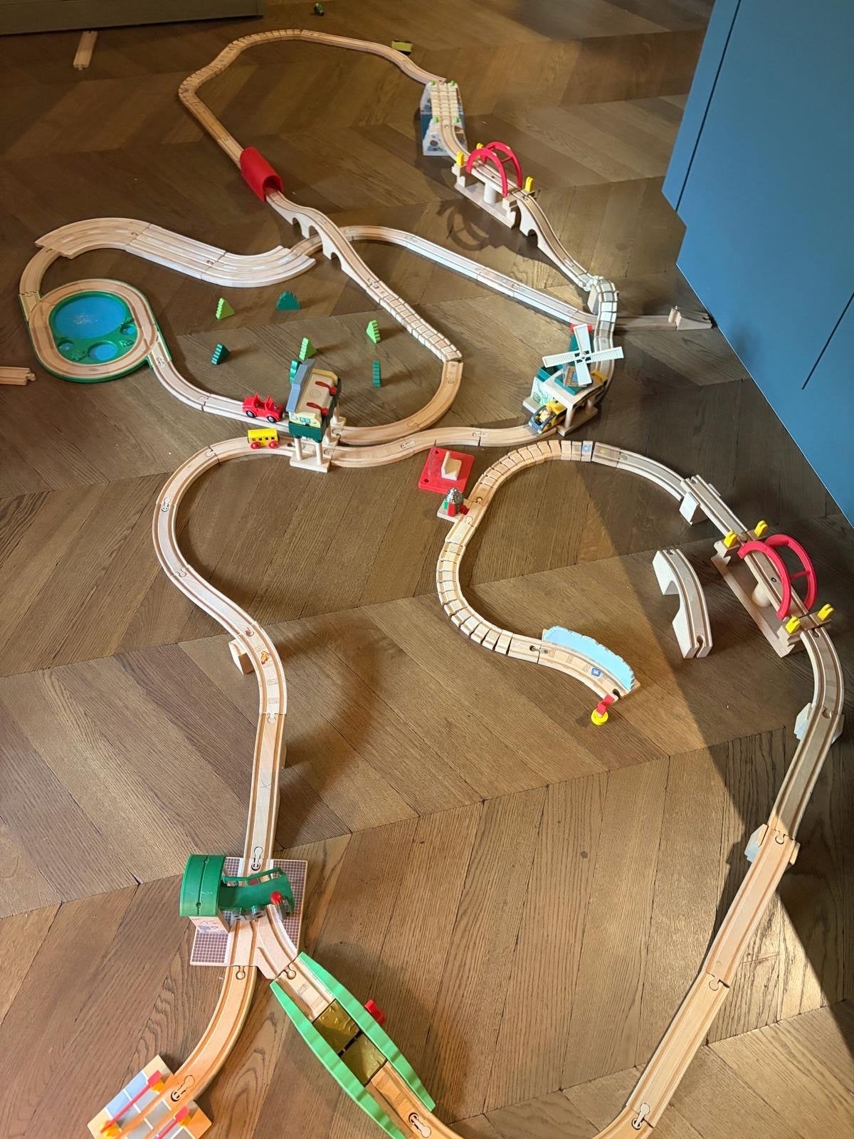 Grote houten treinbaan set met veel treinen en accessoires, Ophalen of Verzenden, Gebruikt