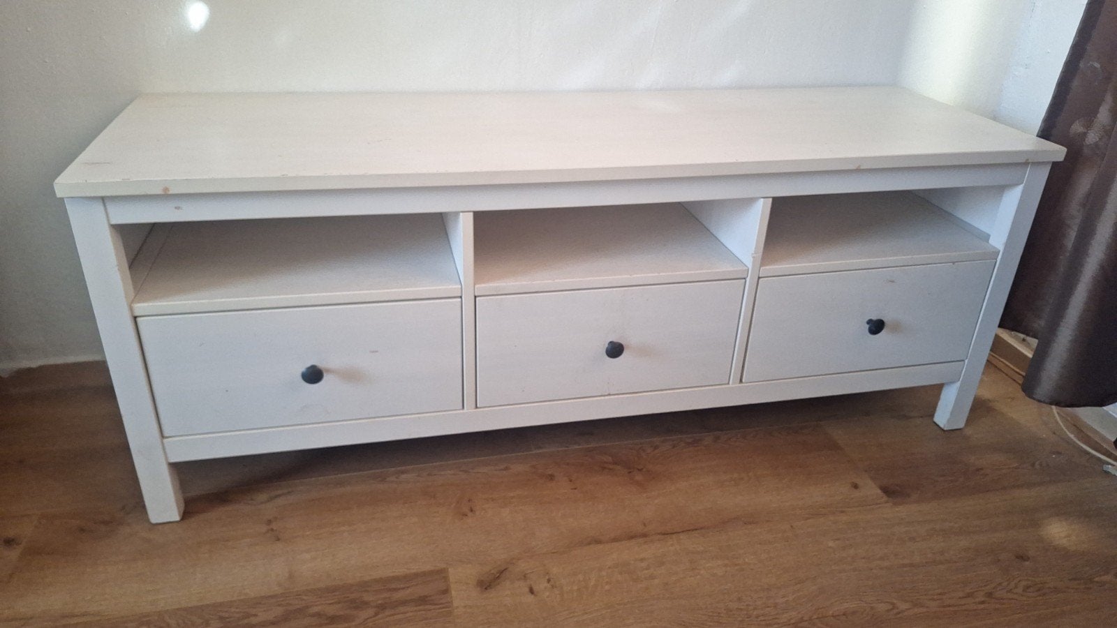 Hemnes tv meubel IKEA, Huis en Inrichting, Kasten | Televisiemeubels, Ophalen, 25 tot 50 cm, Minder dan 100 cm