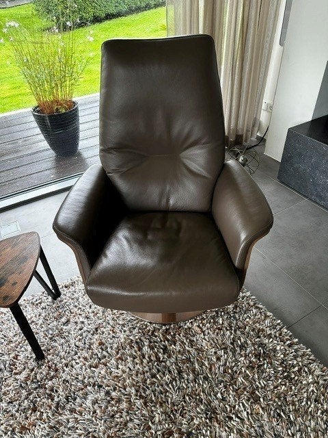 Relax fauteuil bruin leer met verstelbare rugleuning, Huis en Inrichting, Gebruikt, Bruin, Modern, Comfort, Eén
