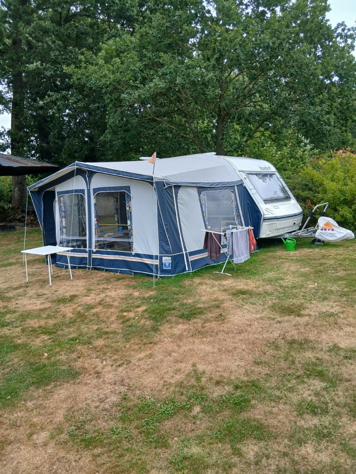 Te koop:2x metalen frame voortent / luifel samen voor 100 eu, Ophalen, Zo goed als nieuw