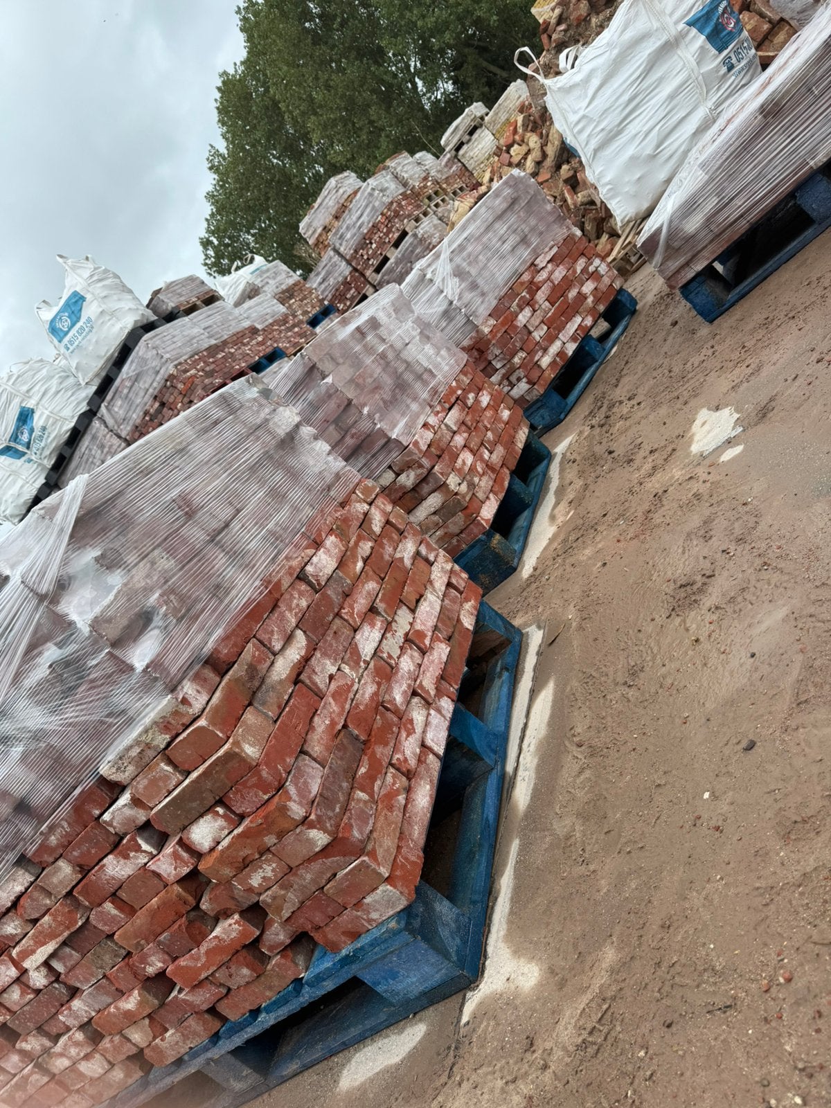 Oude rode Groninger gladde waalformaat steen 21x5 250M2, Doe-het-zelf en Verbouw, Ophalen of Verzenden, Zo goed als nieuw, Bakstenen