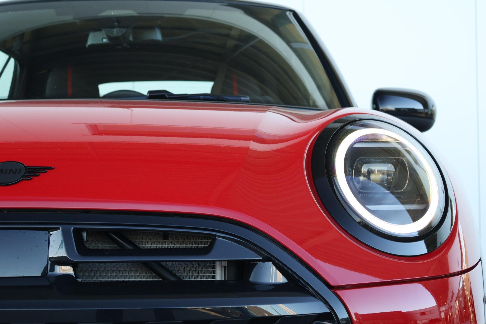 MINI Cabrio 2.0 Cooper C John Cooper Works M | Harman/Kardon, 1998 cc, 15 km/l, 4 stoelen, 163 pk