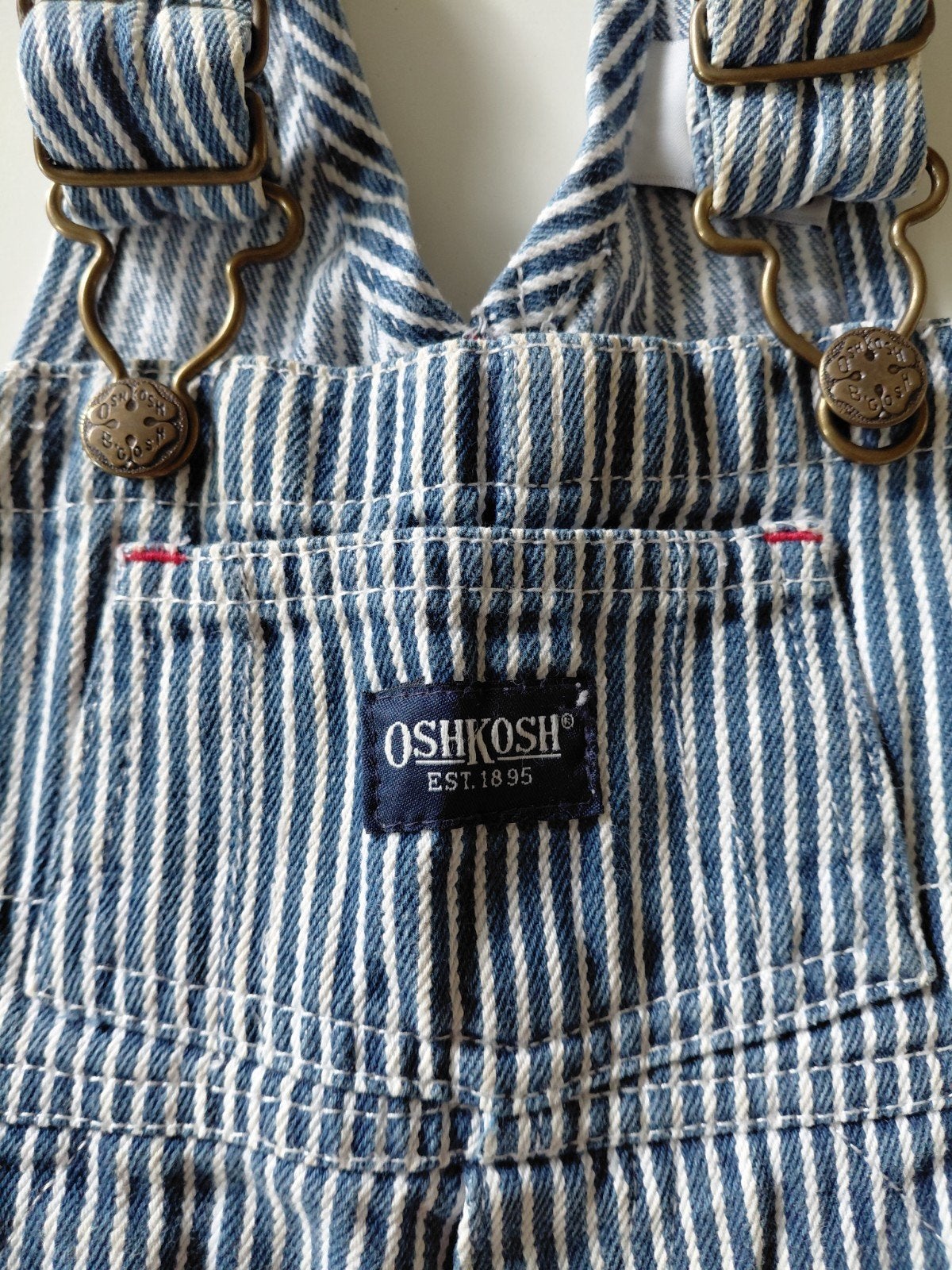 OshKosh gestreepte tuinbroek baby - 3 maanden / 62 cm, Gebruikt, Broekje, Jongetje of Meisje, Ophalen of Verzenden