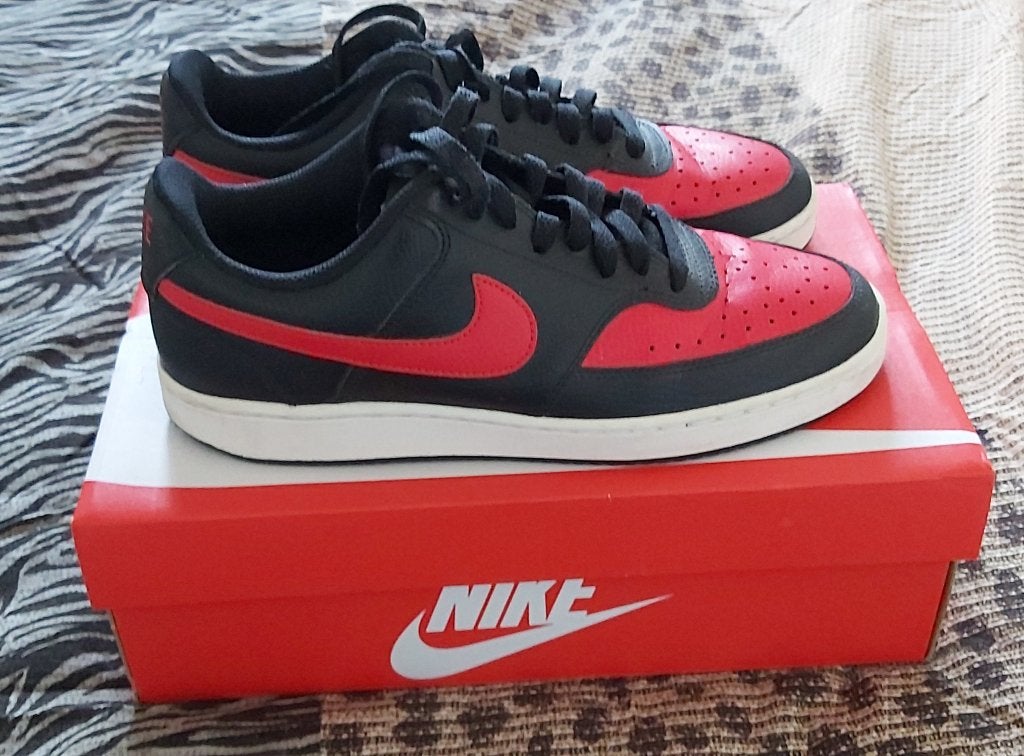 NIKE Court Vision Lo, 42, Zwart/Rood., Overige kleuren, Nike, Ophalen of Verzenden, Sneakers of Gympen