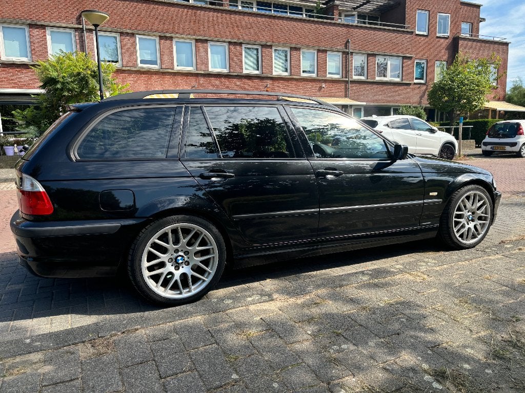 BMW 330i Touring E46 automaat 2002 Zwart, Auto's, BMW, Automaat, Zwart, Stationwagon, Particulier