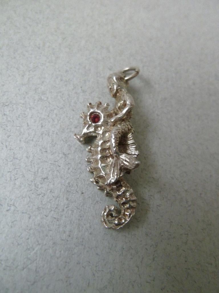Oude bedel zilver Zeemeermin op Zeepaardje, Sieraden, Tassen en Uiterlijk, Antieke sieraden, Verzenden, Zilver, Hanger