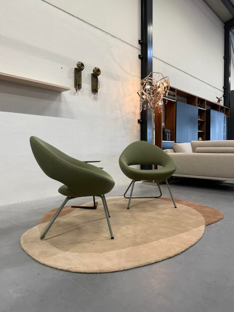 2 Nieuw Artifort Shark Lounge Fauteuil groen Design stoel, Nieuw, 75 tot 100 cm, Stof, Artifort