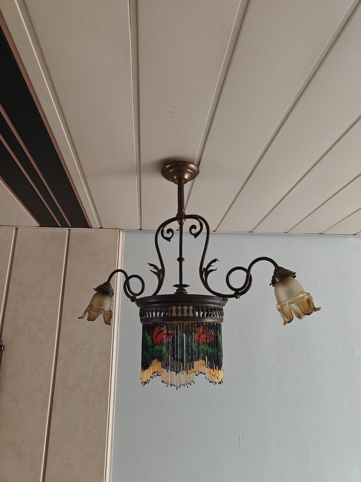 Antieke Kroonluchter met Kralen en Bloemmotief, Ophalen