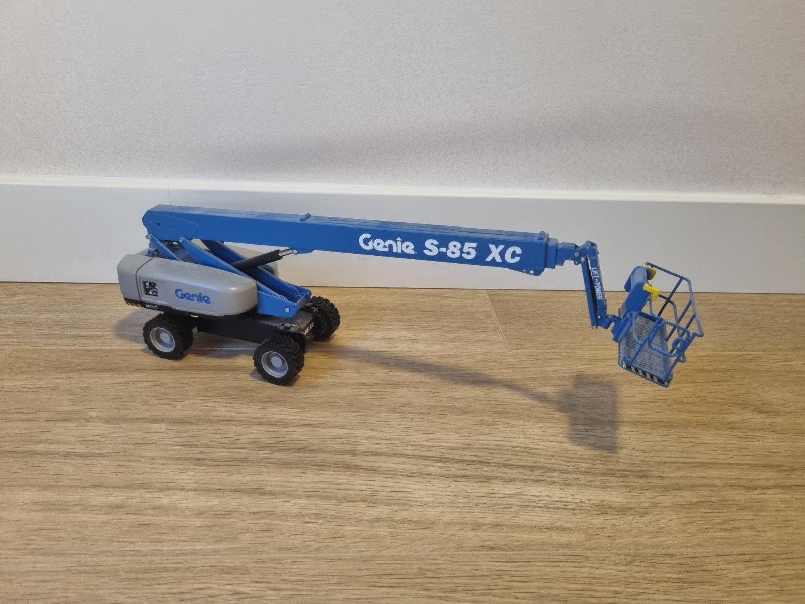 Genie S-85XC NZG, Ophalen of Verzenden, Zo goed als nieuw, Tractor of Landbouw, Overige merken