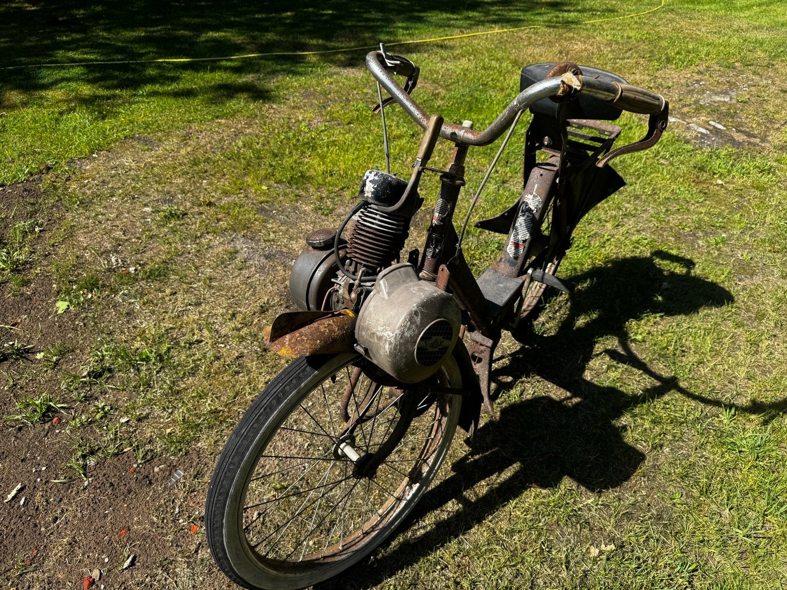 Oude Solex - Opknapper of voor onderdelen, Fietsen en Brommers, Brommers | Solex, Ophalen, Gebruikt, Maximaal 25 km/u, Overige modellen