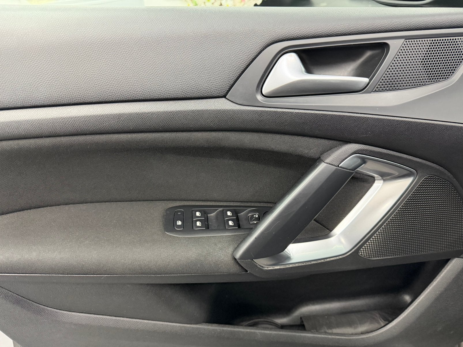 Foto 14 van Peugeot 308 1.2 E-thp 130pk 2015  bezorgen mogelijk!!