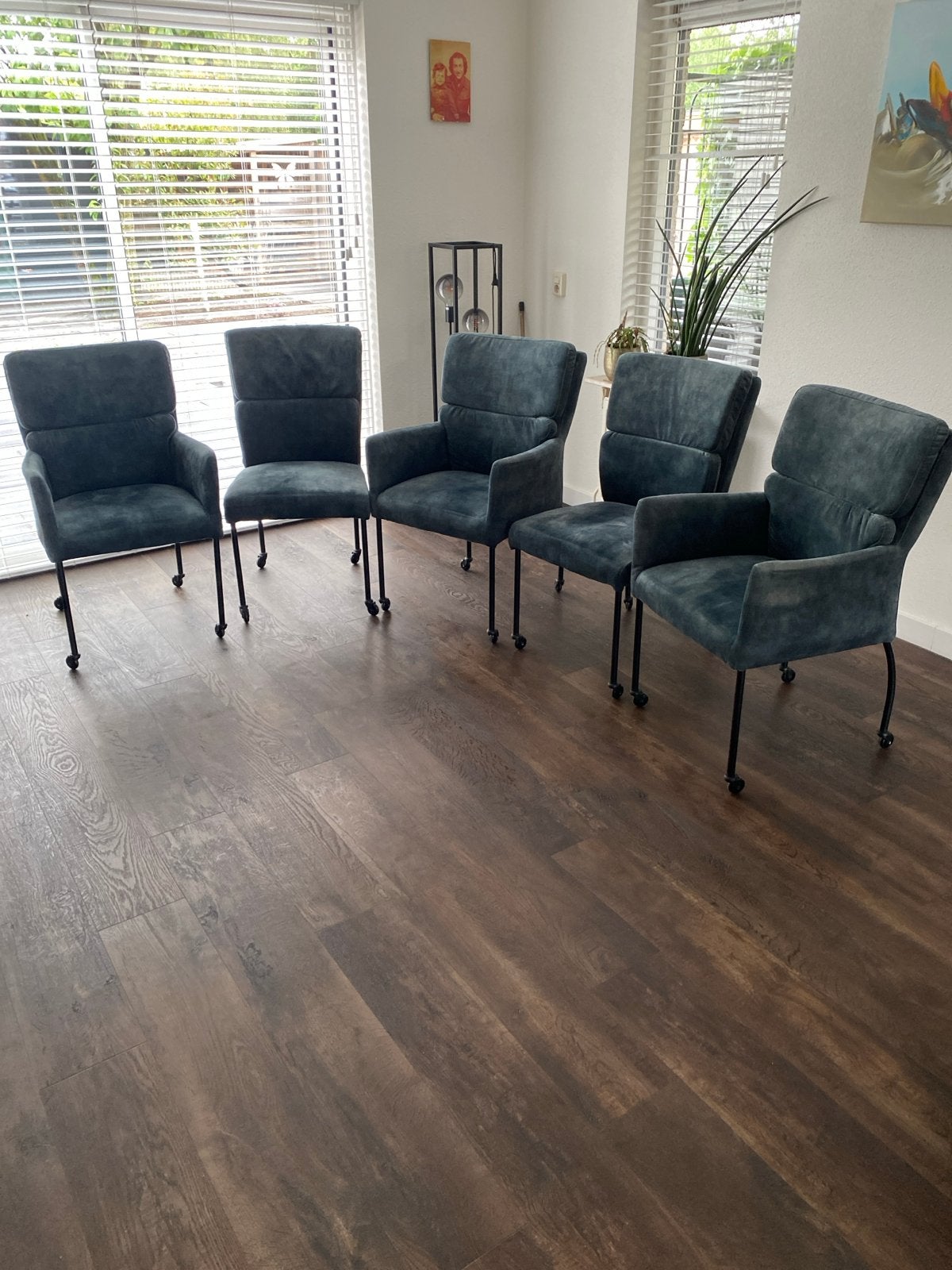 Set van 5 comfortabele eetkamerstoelen met wieltjes, Ophalen, Overige kleuren, Blauw groenige kleur.Zachte stof!, Zo goed als nieuw