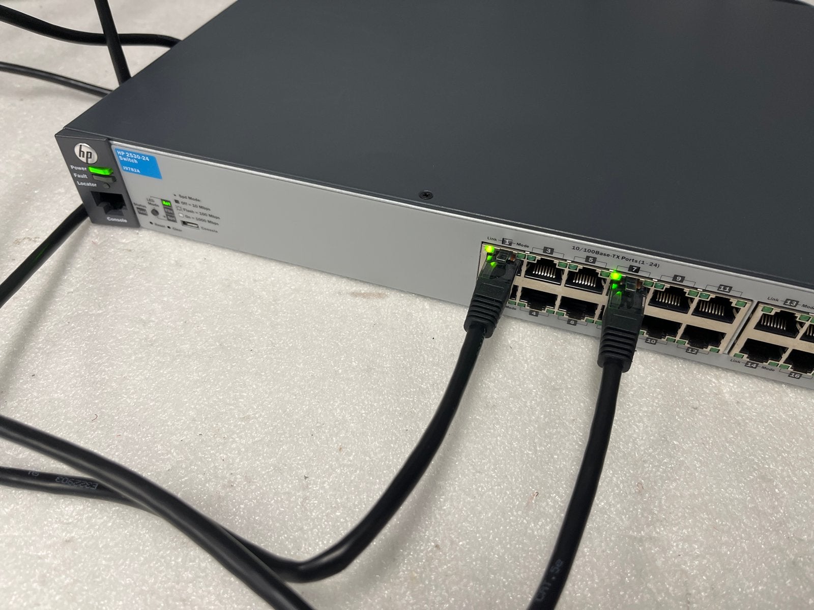 HP 2530-24 Switch J9782A - 24-poorts Gigabit Ethernet Switch, Computers en Software, Netwerk switches, Ophalen of Verzenden, Nieuw