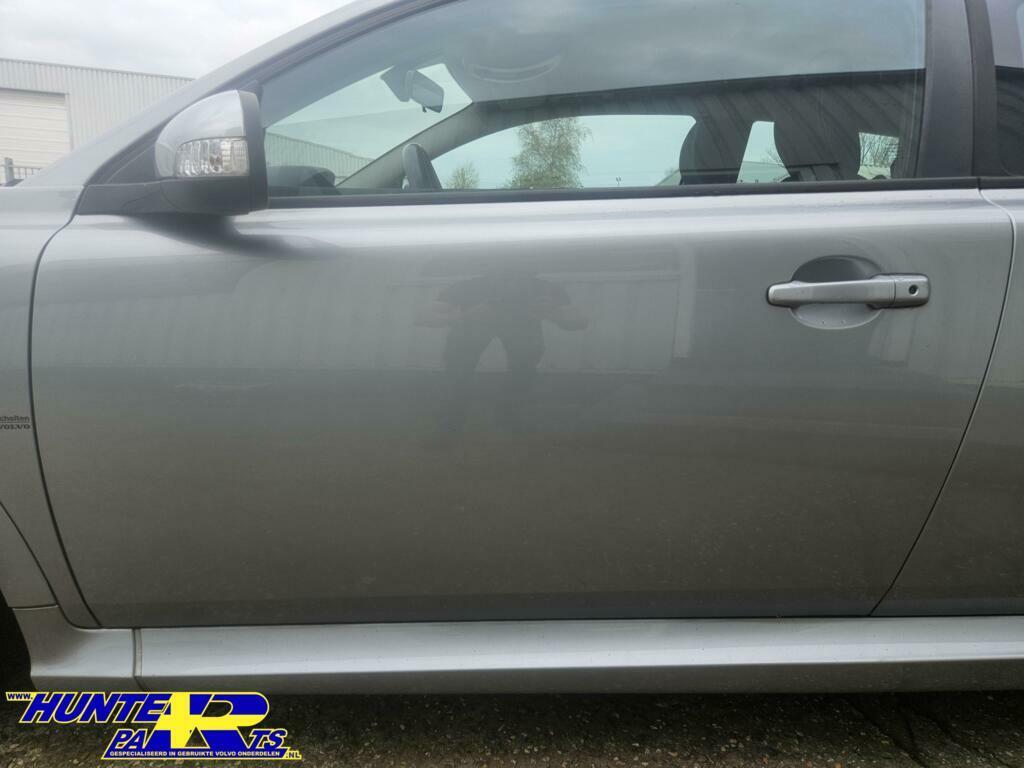 Voorportier L 477-46 Volvo C30 ('06-'12), Gebruikt, Deur, Voor, Ophalen of Verzenden