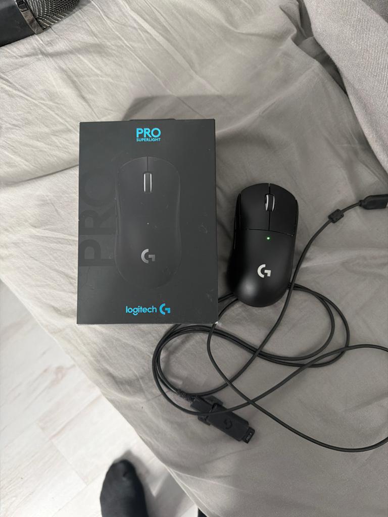 Logitech G Pro X Superlight Gaming Muis, Rechtshandig, Muis, Gaming muis, Ophalen of Verzenden