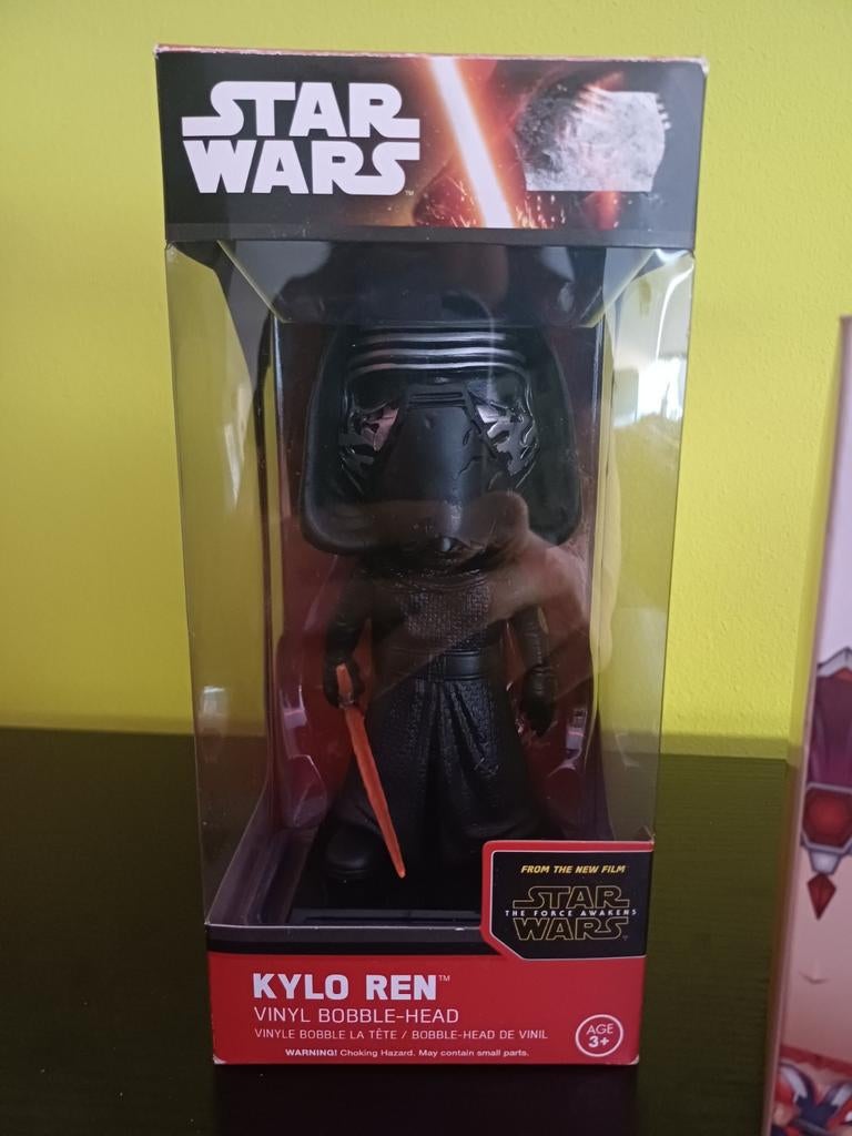 Star Wars Kylo Ren Vinyl Bobble-Head - Nieuw in doos, Ophalen of Verzenden, Nieuw