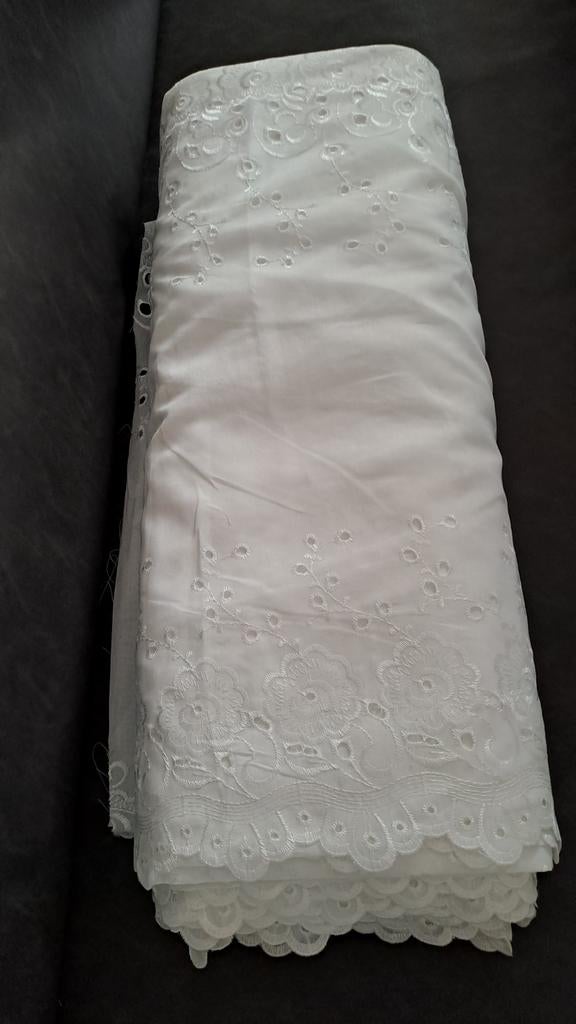 Nieuwe rol vitrage met prachtig kant - 25m x 2.85m, 200 cm of meer, Wit, Nieuw, Ophalen of Verzenden