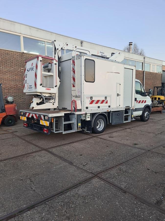 Iveco Daily 70C17 france elevateur Hebebühne Arbeitsbühne