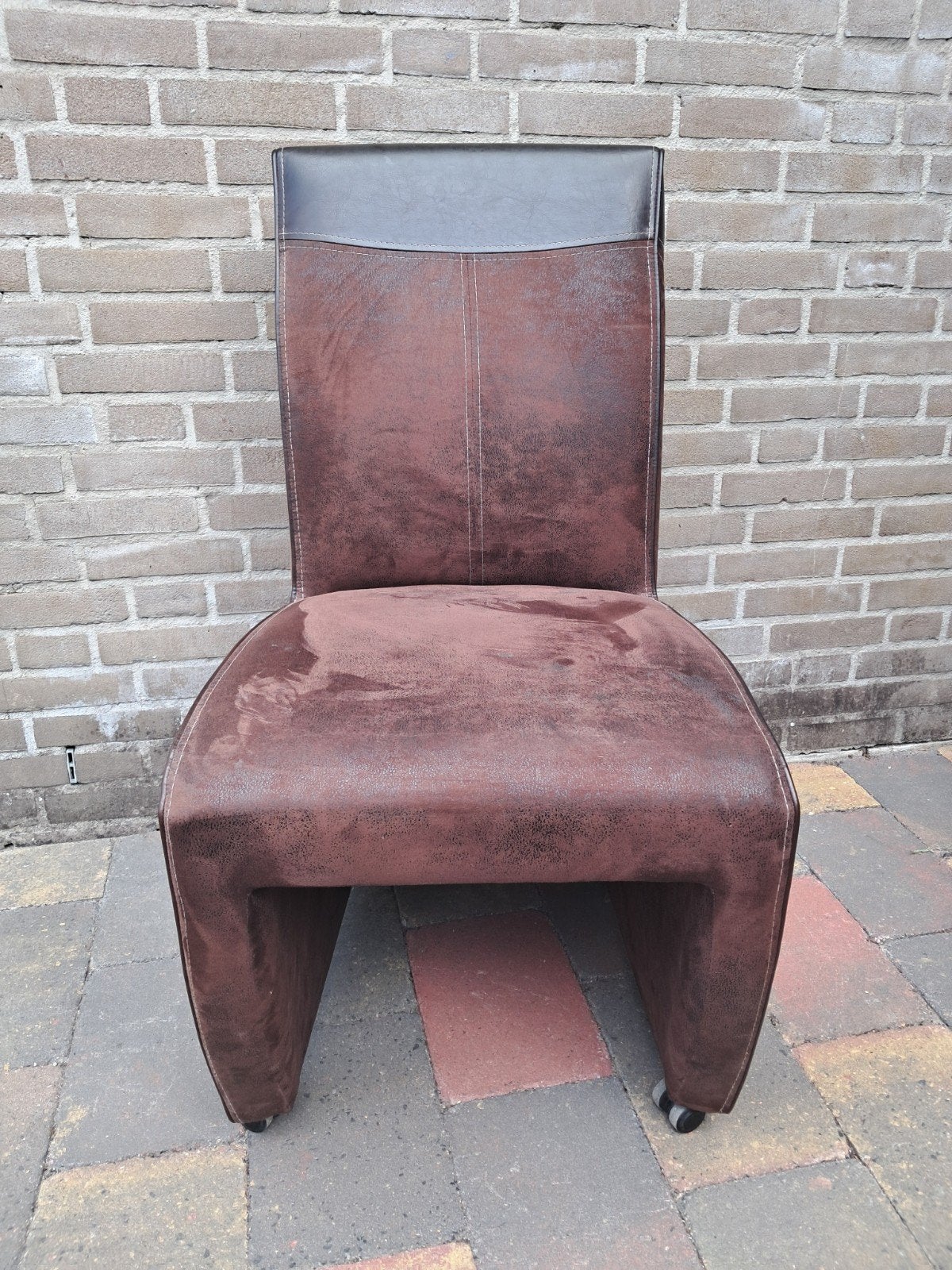 6 eetkamerstoelen: 3 bruin, 3 antraciet, Ophalen