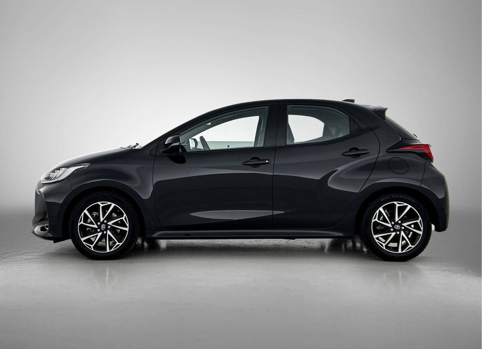 Toyota Yaris 1.5 Hybrid Dynamic | NL dealeronderhouden | App, 12 maanden, Gebruikt, Bedrijf, Hybride Elektrisch/Benzine