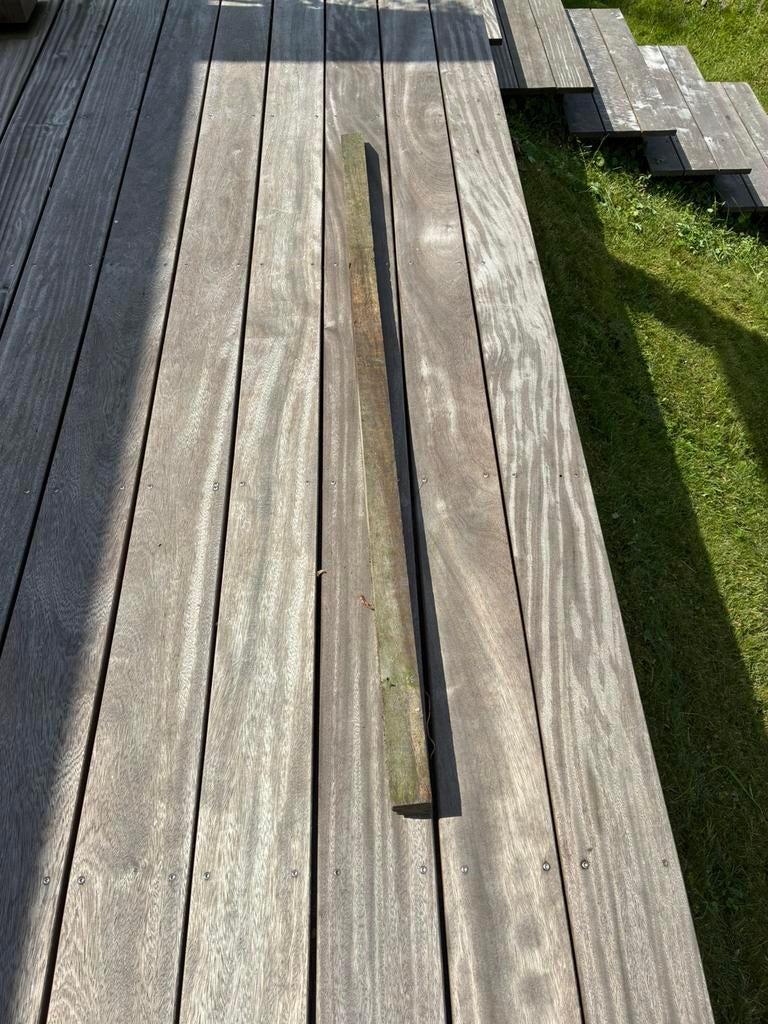 13 Hardhouten tuinpaaltjes 5x5 cm 1,45 lang, Tuin en Terras, Terrasdelen en Vlonders, Ophalen, Zo goed als nieuw, Hout