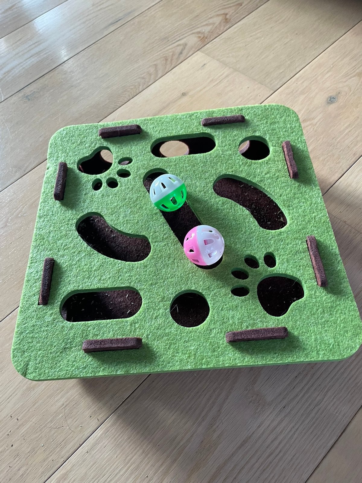 Katten speeltje met 2 balletjes, Ophalen of Verzenden, Zo goed als nieuw