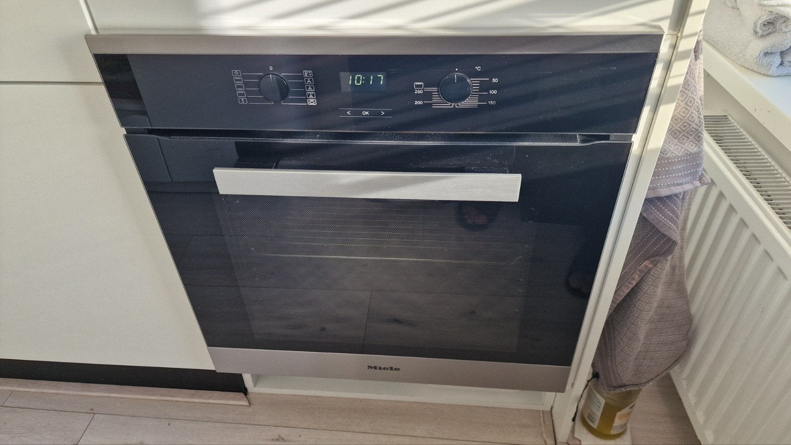 Miele H2561-1B Inbouw Heteluchtoven - Zo goed als nieuw, Ophalen, Hete lucht, Inbouw, 55 tot 60 cm