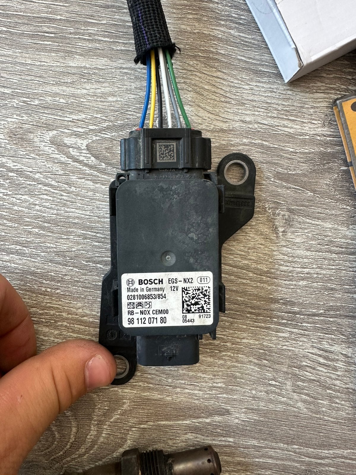 Uitlaat sensor, Ophalen, Nieuw