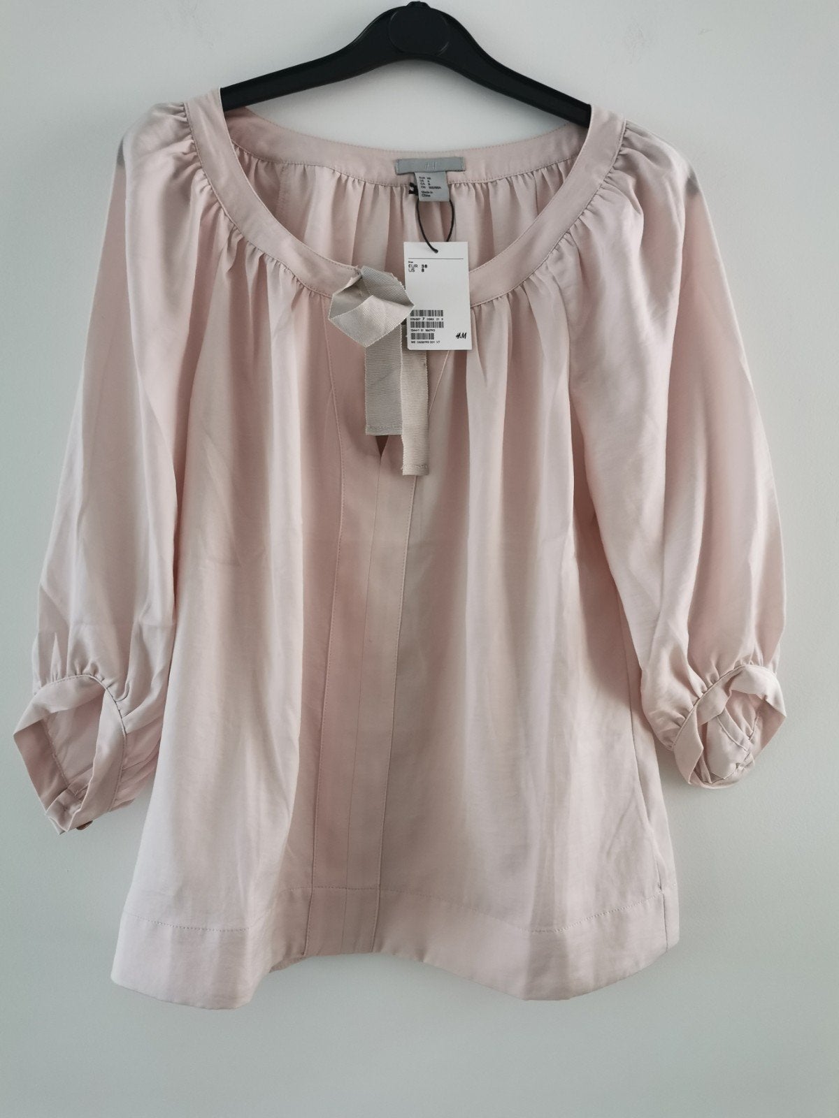 H&M blouse met strik mt. 38, Kleding | Dames, Blouses en Tunieken, Maat 38/40 (M), H&M, Verzenden, Nieuw