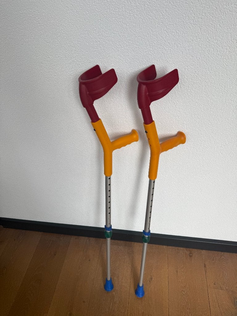 Set van 2 verstelbare kinderkrukken, Ophalen, Gebruikt