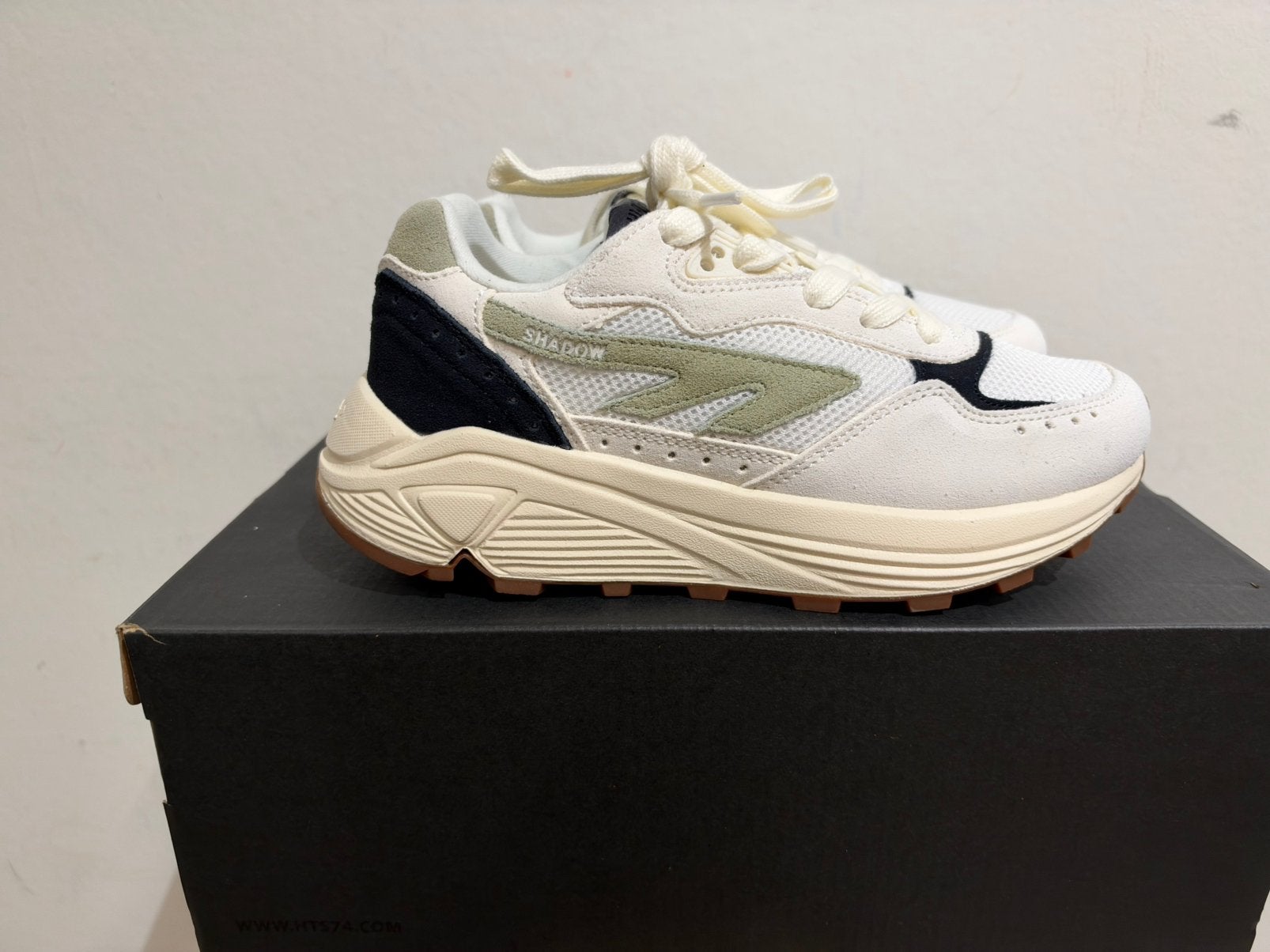 Te koop nieuwe Hi Tec HTS Shadow RGS, Nieuw, Ophalen of Verzenden, Sneakers of Gympen, 123@home.nl
