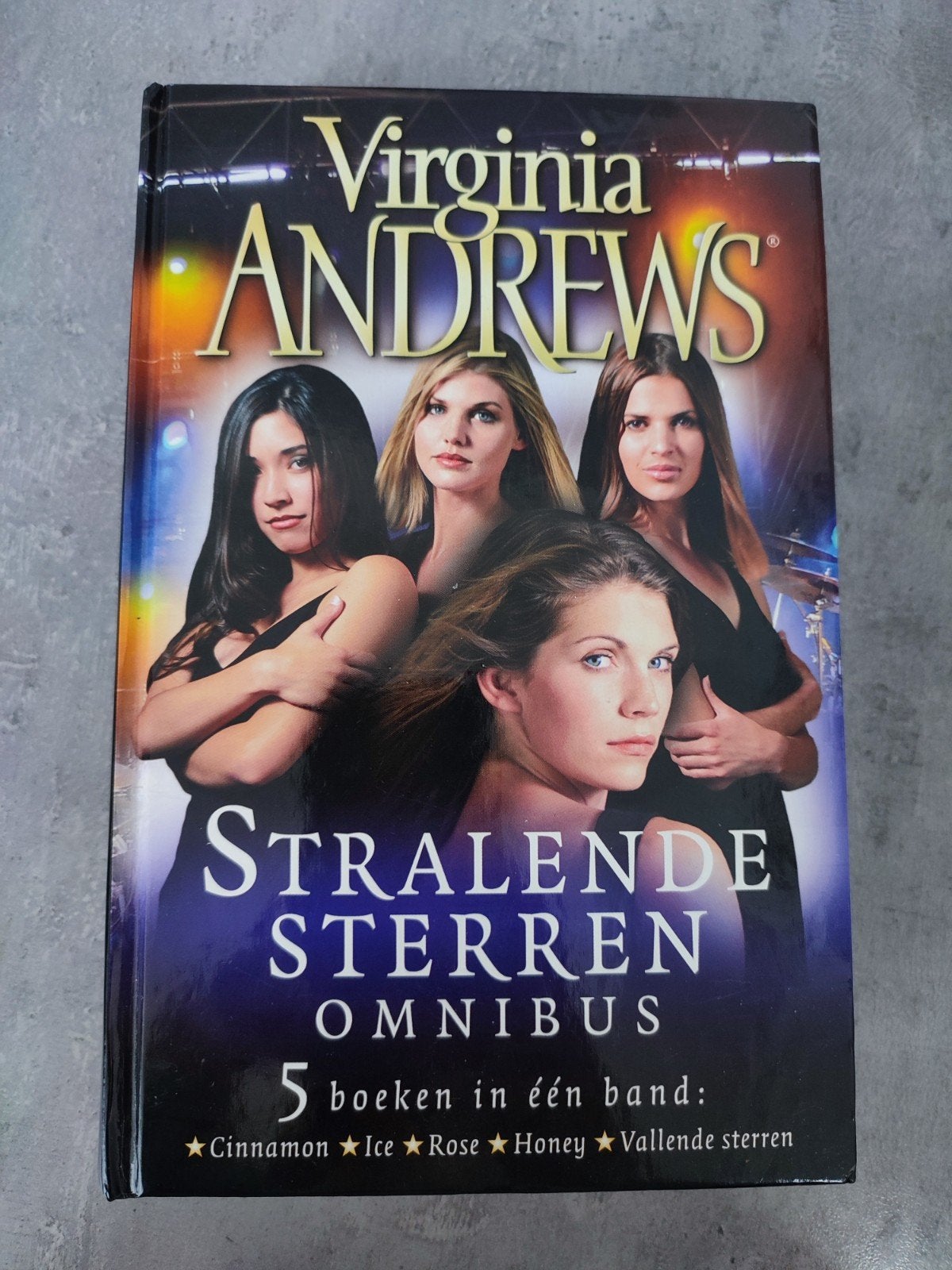 Virginia Andrews - Stralende Sterren Omnibus (5 boeken), Ophalen of Verzenden, Zo goed als nieuw, Virginia Andrews, Nederland