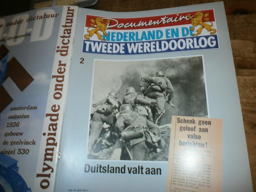 nederland en de tweede wereldoorlog 2 delen compleet, Ophalen of Verzenden, Tweede Wereldoorlog, Zo goed als nieuw, Overige onderwerpen