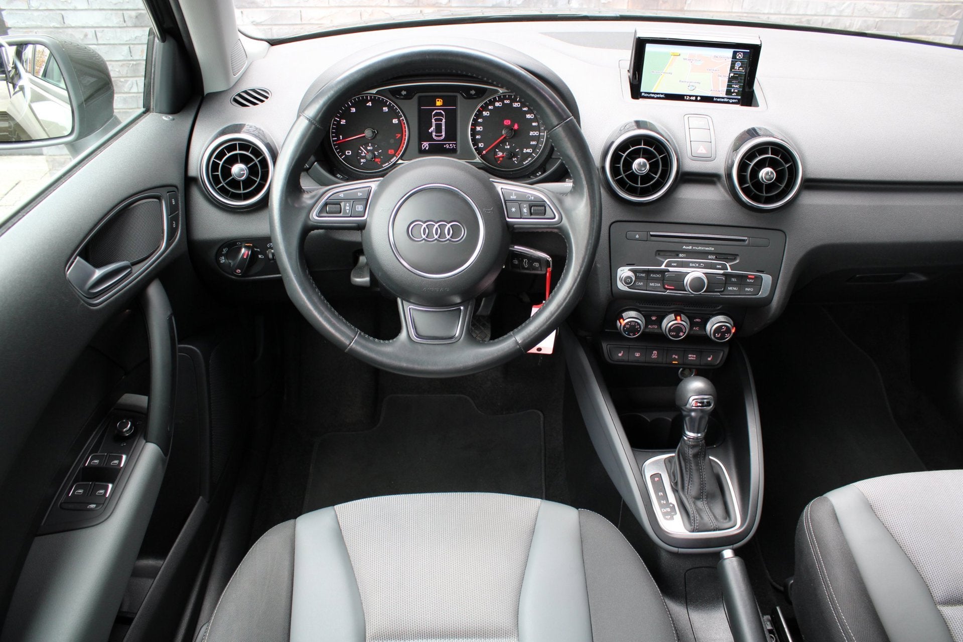 Audi A1 Sportback 1.4 TFSI Pro Line, Navi, Stoelverwarming A, 4 cilinders, 4 stoelen, Origineel Nederlands, 600 kg