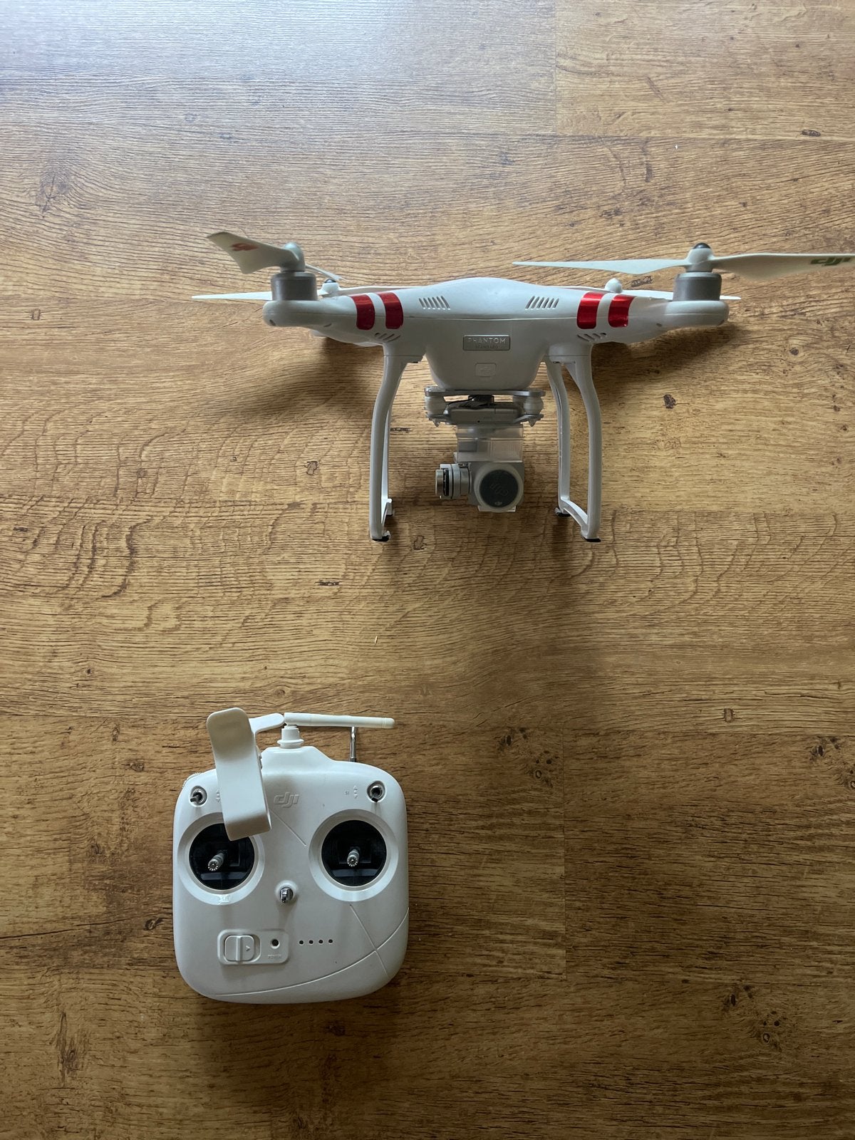DJI Phantom 3 Standard Drone met Afstandsbediening, Gebruikt, Cameradrone, 900 gram tot 4 kilo, 15 tot 30 minuten