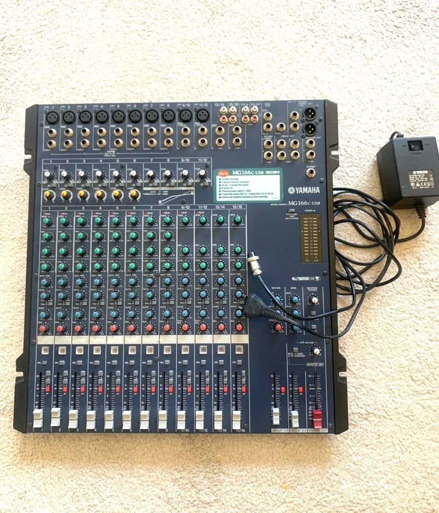 Yamaha mengpaneel., Muziek en Instrumenten, Mengpanelen, Ophalen of Verzenden, Gebruikt, 10 tot 20 kanalen, Microfooningang