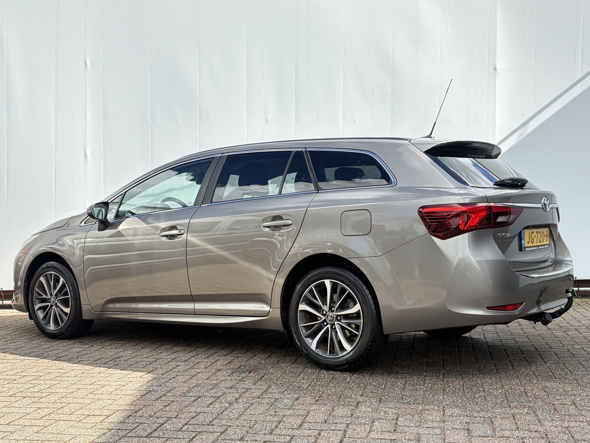 Foto 28 van Toyota Avensis Touring Sports 1.8 VVT-i Lease Pro Automaat T
