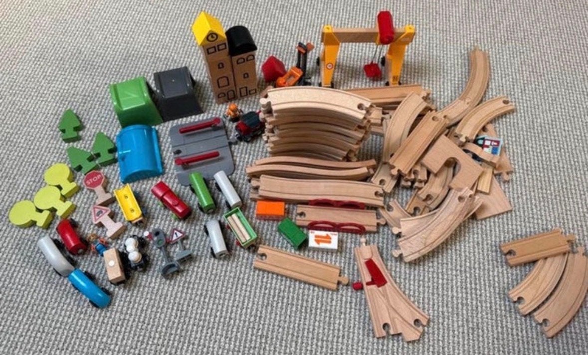 Grote set Brio houten treinbaan met accessoires, Kinderen en Baby's, Speelgoed | Houten speelgoed, Ophalen of Verzenden, Gebruikt