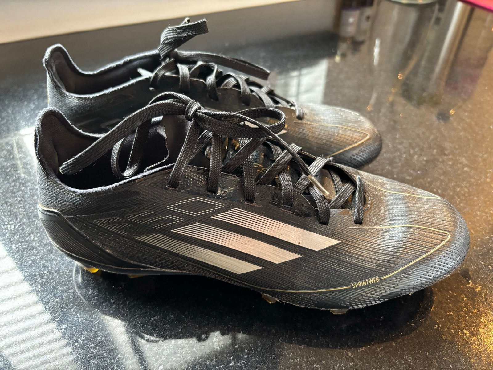 Adidas voetbalschoenen - Maat 40, Ophalen of Verzenden, Gebruikt, Schoenen