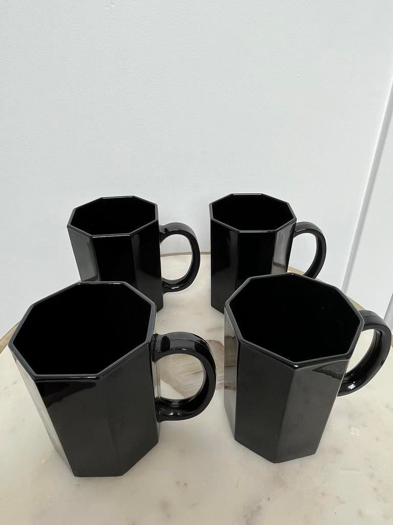 4 vintage Arcoroc Octime Black Mokken / Bekers (groot), Huis en Inrichting, Keuken | Servies, Zo goed als nieuw, Kop(pen) en/of Schotel(s)