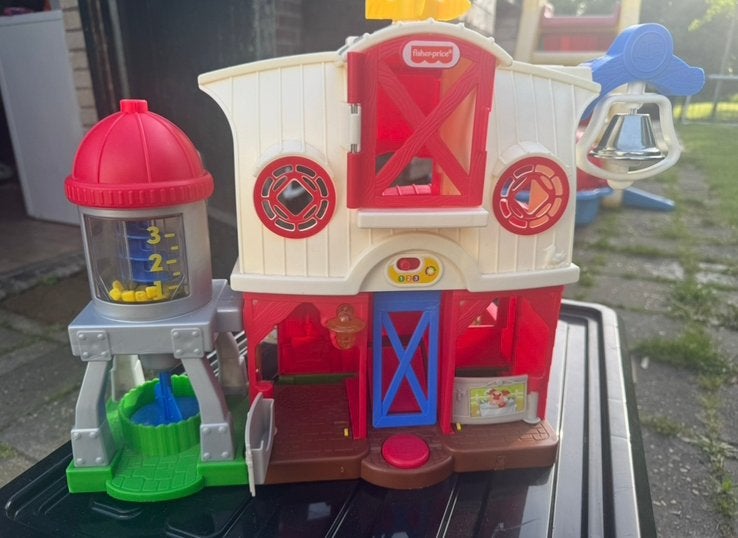 Fisher Price Farm, Ophalen