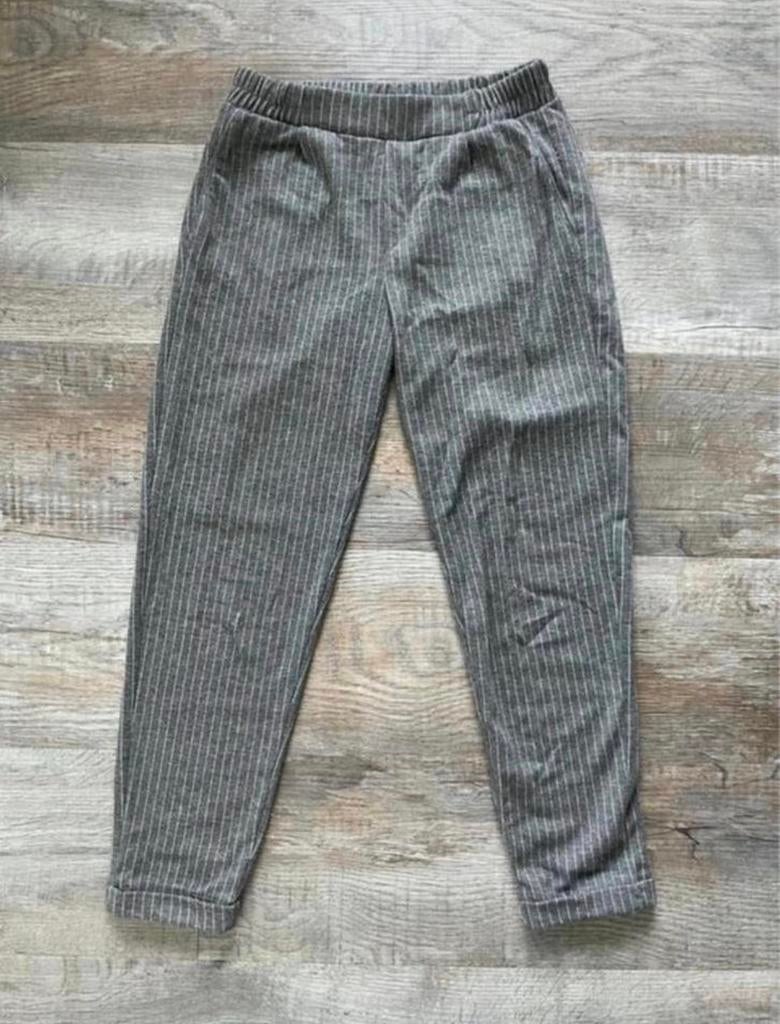 Broek van Bershka, Kleding | Dames, Broeken en Pantalons, Ophalen of Verzenden, Zo goed als nieuw, Maat 34 (XS) of kleiner, Grijs