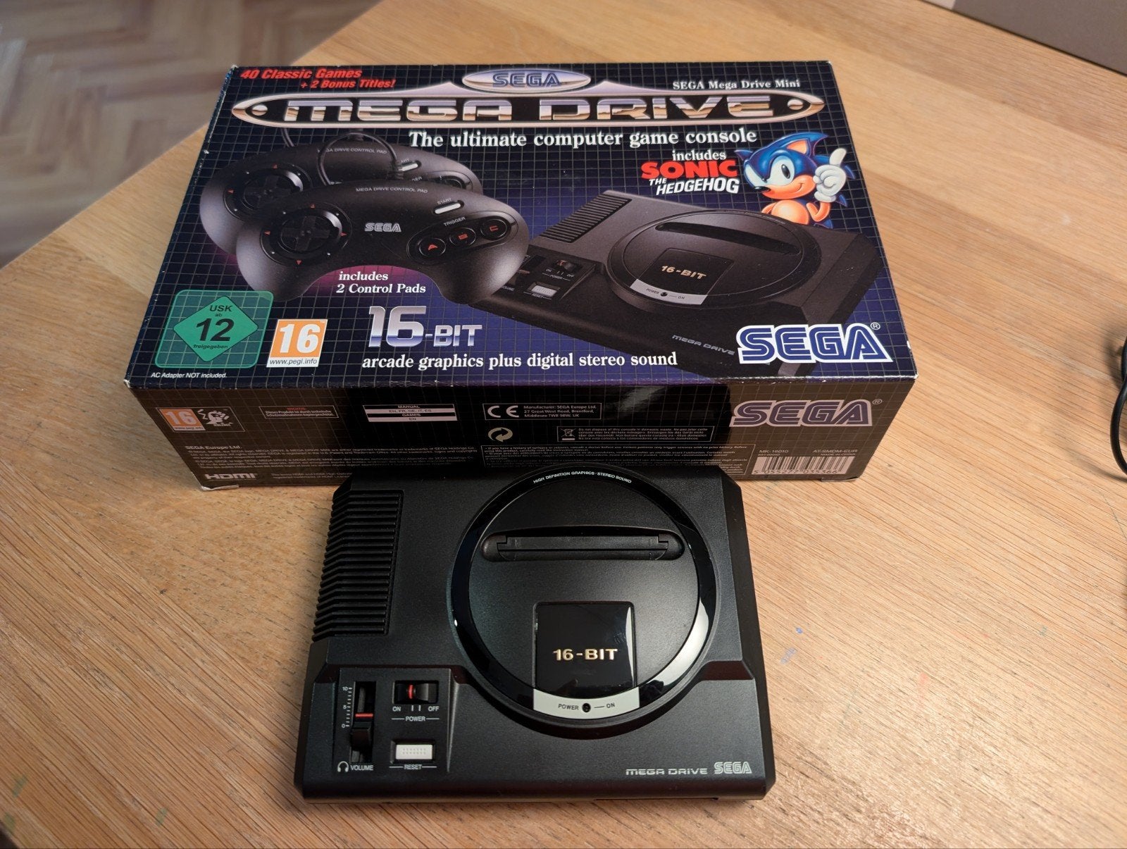SEGA Mega Drive Mini - inclusief 2 controllers, Spelcomputers en Games, Ophalen, Zo goed als nieuw, Met 2 controllers, Mega Drive