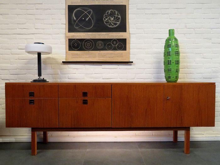 Dressoir Vintage 1960, Teak, 220cm. breed Strak&tijdloos, Huis en Inrichting, Kasten | Dressoirs, Gebruikt, 200 cm of meer, 25 tot 50 cm